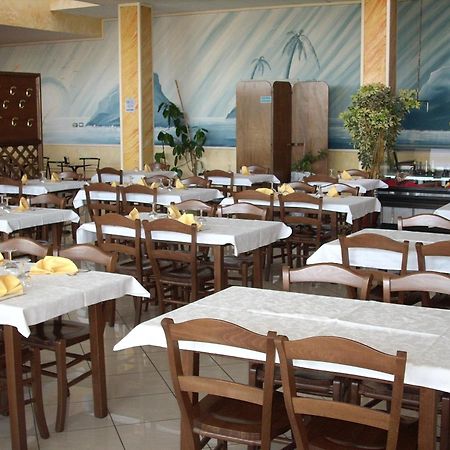 Il Bivio Hotel Карманьола Экстерьер фото